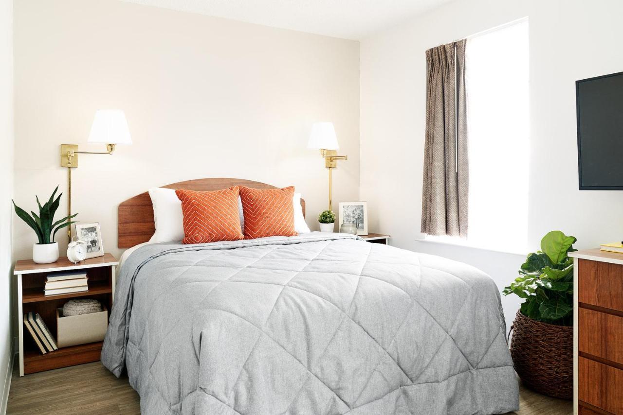 Intown Suites Extended Stay Greensboro Nc - Airport Eksteriør bilde
