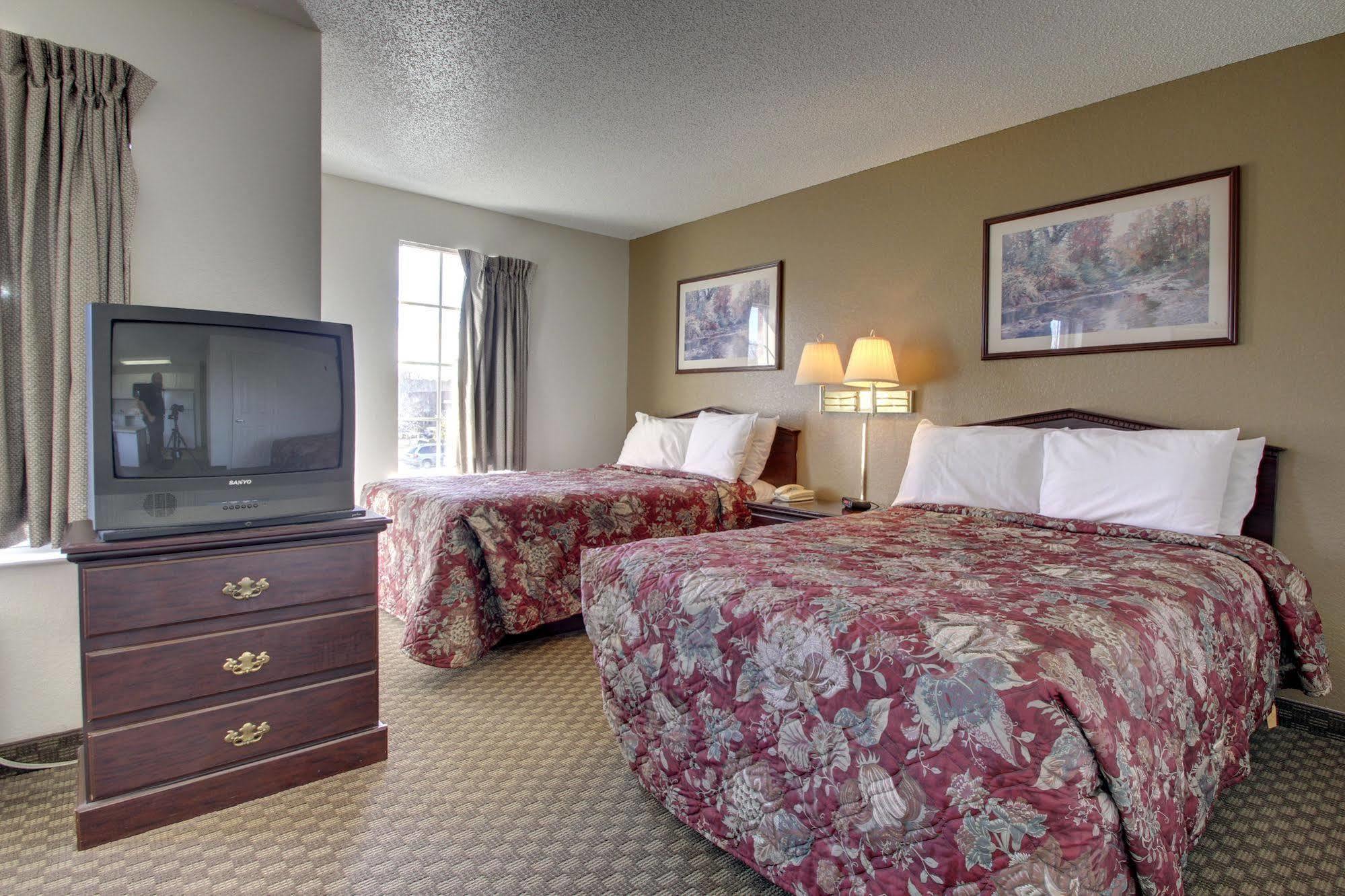Intown Suites Extended Stay Greensboro Nc - Airport Eksteriør bilde